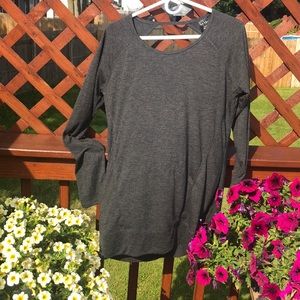 Long sleeve athletic top Nicole Miller medium